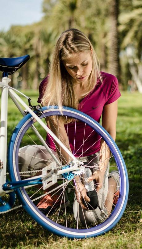 Innovadora bomba Rideair, equipo que hará más fácil del bombeo de neumáticos pinchados aunque puede ser muy voluminoso