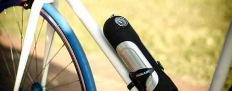 Innovadora bomba Rideair, equipo que hará más fácil del bombeo de neumáticos pinchados aunque puede ser muy voluminoso