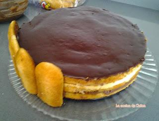 Chalotte de crema y chocolate