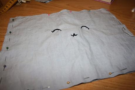 Diy: recicla una blusa y conviértela en un cojín