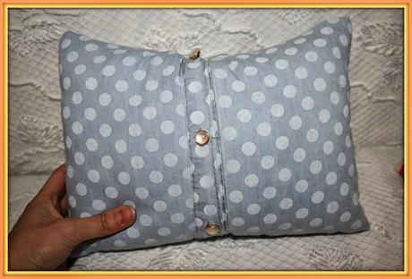 Diy: recicla una blusa y conviértela en un cojín
