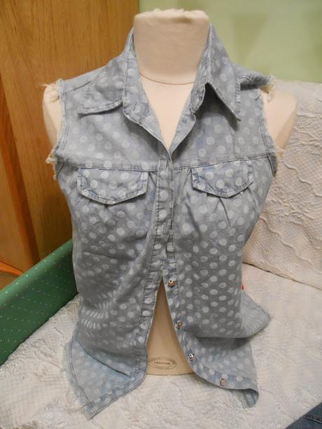 Diy: recicla una blusa y conviértela en un cojín