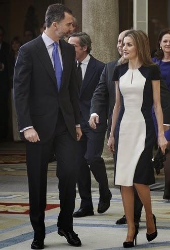 Dña. Letizia acierta vestido 