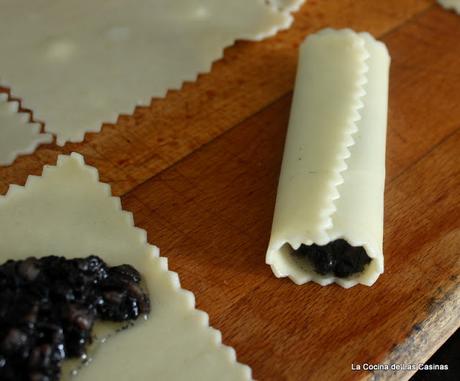 Canelones Rellenos de Calamares en su Tinta