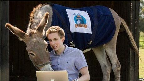 El joven británico que se hizo millonario por no atender en clase