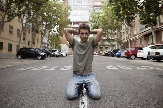 A CAMBIO DE NADA (España, 2015) Drama, Comedia, Social, Vida Normal