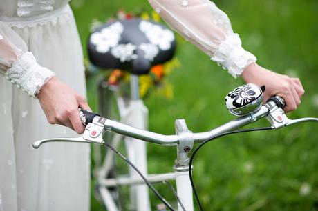 Novia de campo, yellow bells