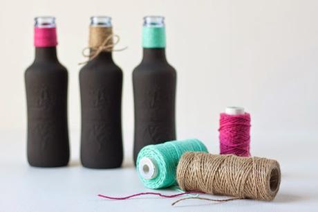 diy-botellas-de-cristal-pintura-pizarra-florero