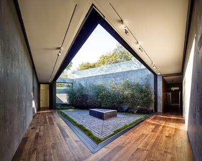 Casa de Hormigon y Vidrio