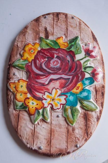 GALLETA CON ROSA Y EFECTO MADERA