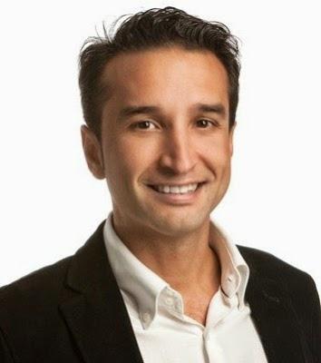 LA CAMPAÑA ELECTORAL DE RICARDO CABEZASEntre el sonido at...