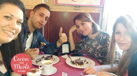 Cocina con Marta en Pesadilla en la Cocina con Alberto Chicote en el Montecillo, Málaga.