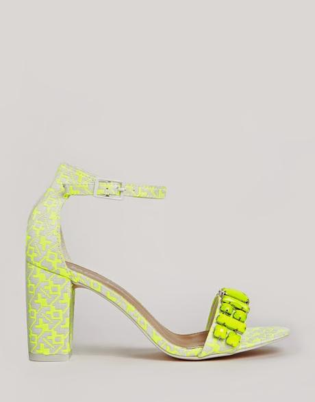 Tacones altos cuadrados