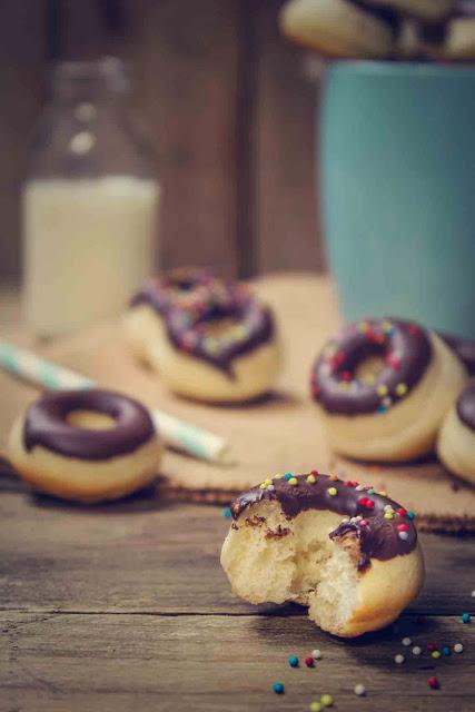 mini-donuts-chocolate-fideos-colores