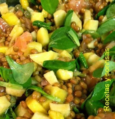 ENSALADA DE LENTEJAS , SALMÓN Y MANGO
