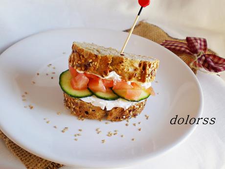 Bocado 6 cereales con queso y pepino