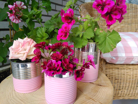 Floreros con latas recicladas