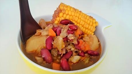 Potaje de col y judías pintas