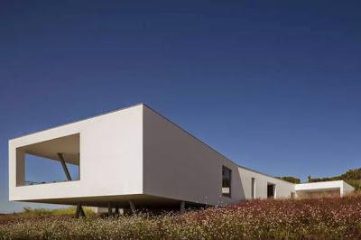 Moderna Residencia de Mario Martins