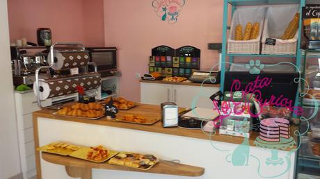 EL SUEÑO DE LA GATA CURIOSA