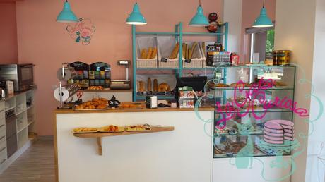 EL SUEÑO DE LA GATA CURIOSA