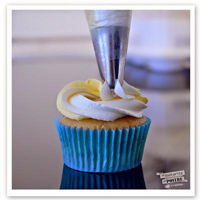 CUPCAKES PARA COMUNIÓN: ALMENDRA Y LIMÓN Y LACASITOS CON CHOCOLATE BLANCO