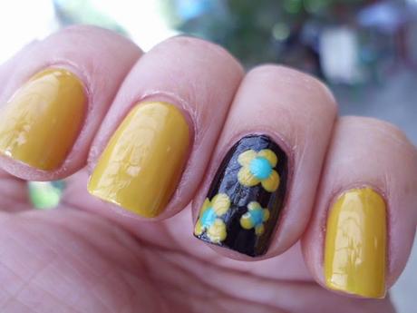 manicura con flores