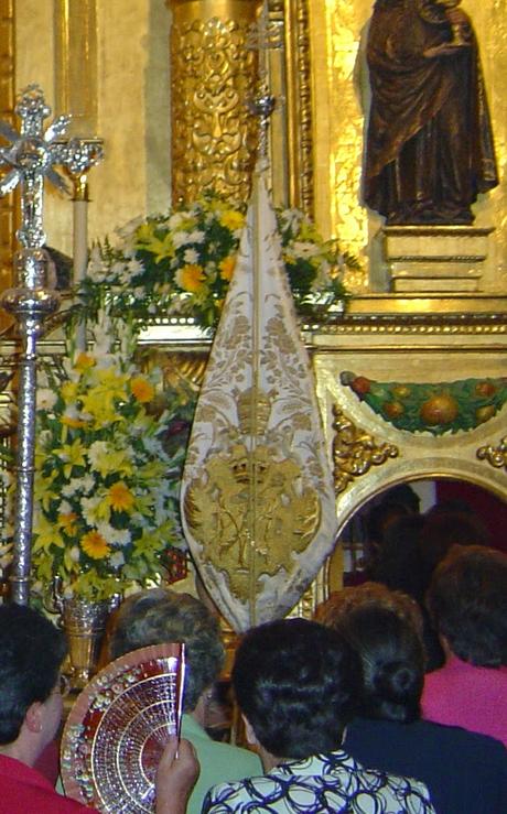 El estandarte corporativo “chico” o de diario.