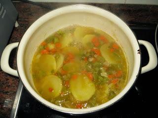 SALCHICHAS A LA JARDINERA