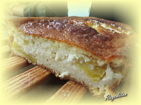 BIZCOCHO DE ALMENDRA Y MANZANA