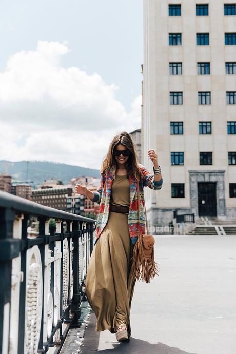 Polo_Ralph_Lauren-Bilbao-Collage_Vintage-Khaki_Maxi_Dress-Aztec_Cardigan-Wedges-Fringed_Bag-31