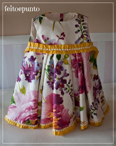 Un vestido muy floreado!