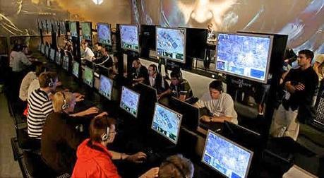 #ORGULLOFRIKI Y EXALTACIÓN DE LO EXCÉNTRICO #ORGULLOFRIKI Y EXALTACIÓN DE LO EXCÉNTRICO