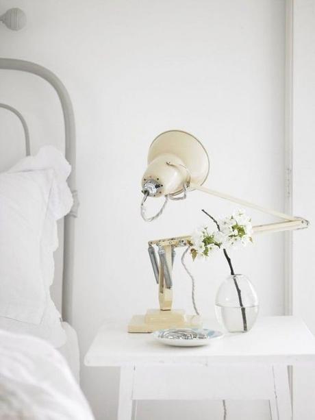 Lámparas tipo flexo para tu mesilla; Una manera diferente de iluminar tus lecturas. Lámparas tipo flexo para tu mesilla; Una manera diferente de iluminar tus lecturas.