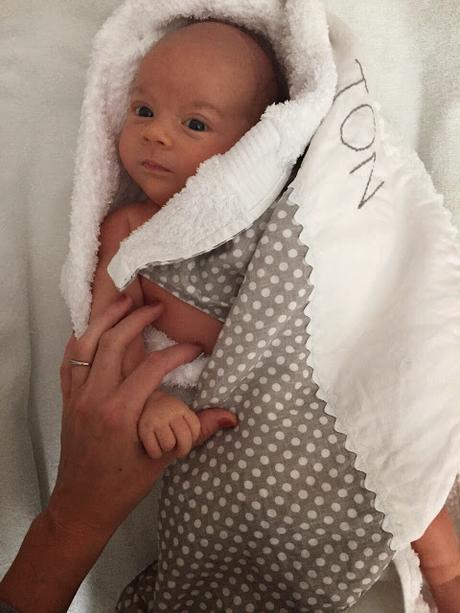 TOALLA CON NOMBRE BORDADO