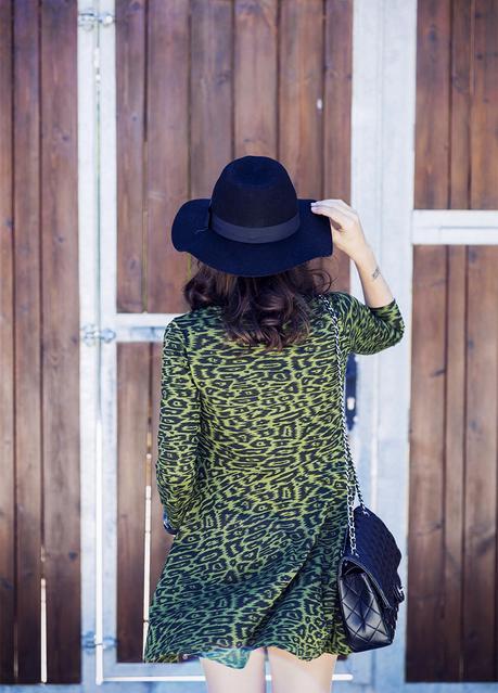 GREEN ANIMAL PRINT