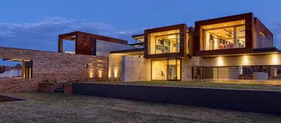 Casa Sofisticada y Moderna en Pretoria /  Sophisticated and Minimal House in Pretoria