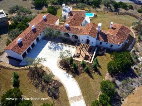 Dos casas de estilo y lujo residencias renovadas en California.