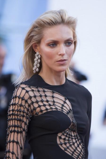 Vuelven los labios en nude Anja Rubik Anja Rubik Vuelven los labios en nude