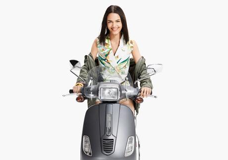 Paseo en Vespa, el nuevo lookbook de Armani Exchange