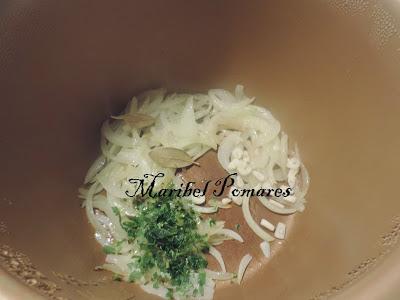 Ensalada de garbanzos con mejillones.
