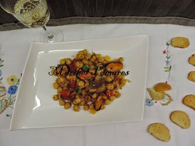 Ensalada de garbanzos con mejillones.
