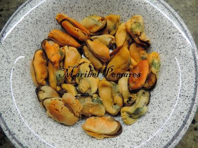 Ensalada de garbanzos con mejillones.
