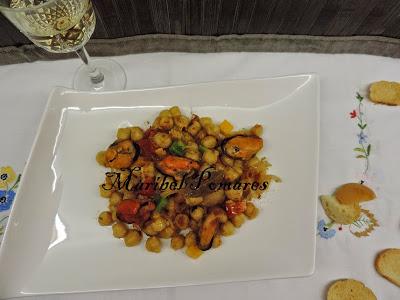 Ensalada de garbanzos con mejillones.