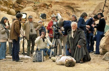 100 FOTOS RARAS DETRAS DE LAS CAMARAS EN LA FILMACION DE “STAR WARS”1977