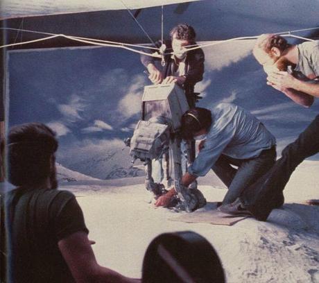 100 FOTOS RARAS DETRAS DE LAS CAMARAS EN LA FILMACION DE “STAR WARS”1977