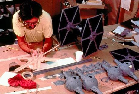 100 FOTOS RARAS DETRAS DE LAS CAMARAS EN LA FILMACION DE “STAR WARS”1977