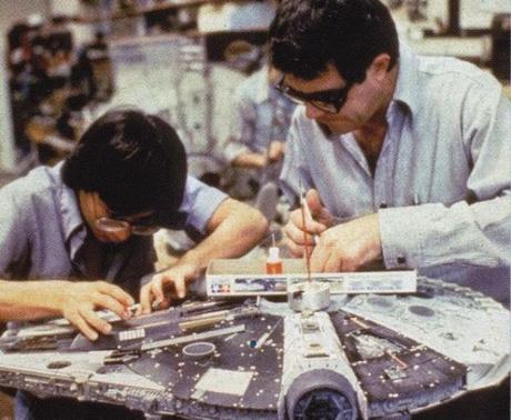 100 FOTOS RARAS DETRAS DE LAS CAMARAS EN LA FILMACION DE “STAR WARS”1977