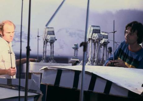 100 FOTOS RARAS DETRAS DE LAS CAMARAS EN LA FILMACION DE “STAR WARS”1977