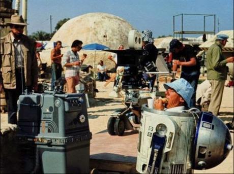 100 FOTOS RARAS DETRAS DE LAS CAMARAS EN LA FILMACION DE “STAR WARS”1977